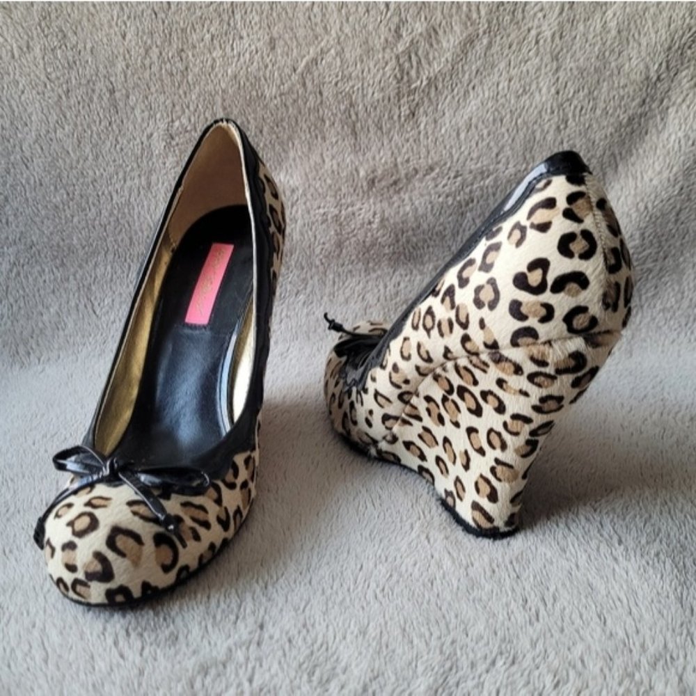 Betsey Johnson Lien leopard print wedges size 8 - Picture 1 of 10